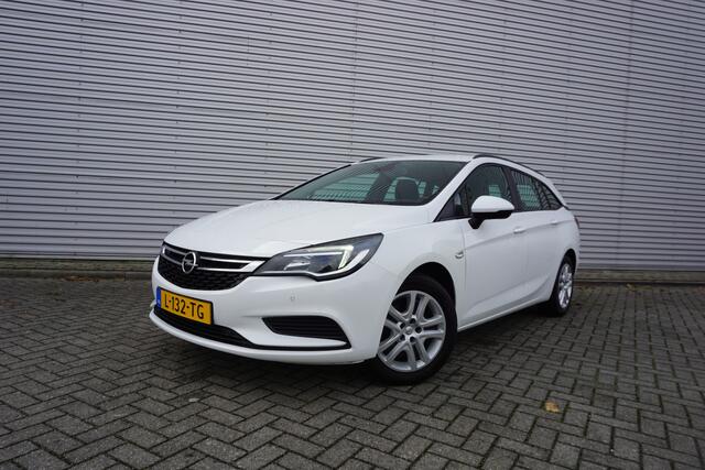 Opel ASTRA Sports Tourer 1.6 CDTI Online Edition Airco / Cruise / Navi / Elektr. ramen / Trekhaak / Lm velgen