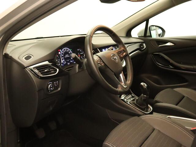 Opel ASTRA 1.2 Edition - ORIGINEEL NEDERLANDSE AUTO- VASTE TREKHAAK - TREKGEWICHT 1220 KG - NAVIGATIE - STOELVERWARMING - STUURVERWARMING- CLIMATE CONTROL - AFKOMSTIG VAN 1E EIGENAAR - 17 INCH LICHT METALEN VELGEN