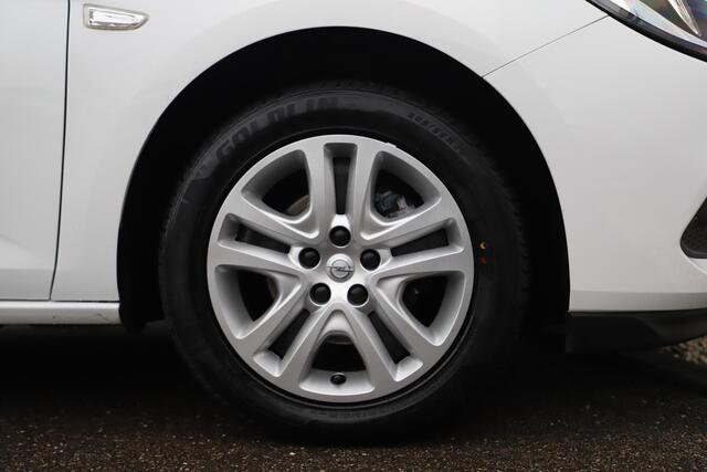 Opel ASTRA Sports Tourer 1.2 Edition 110PK Trekhaak Navigatie Carplay Android Bluetooth Airco Cruise Control Parkeersensor