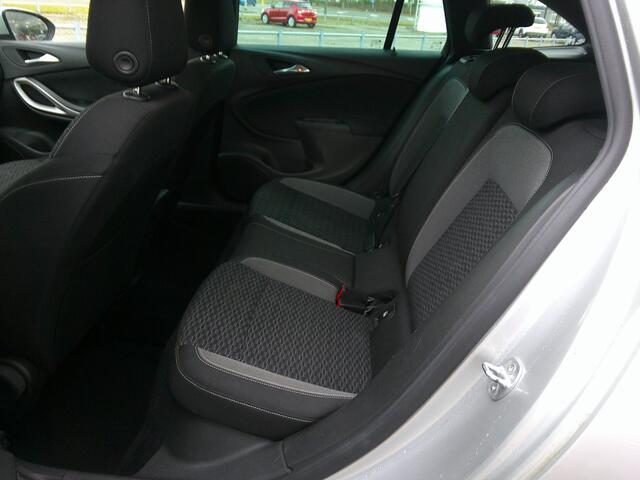 Opel ASTRA Sports Tourer 1.2 Business Edition Staat in Hoogeveen