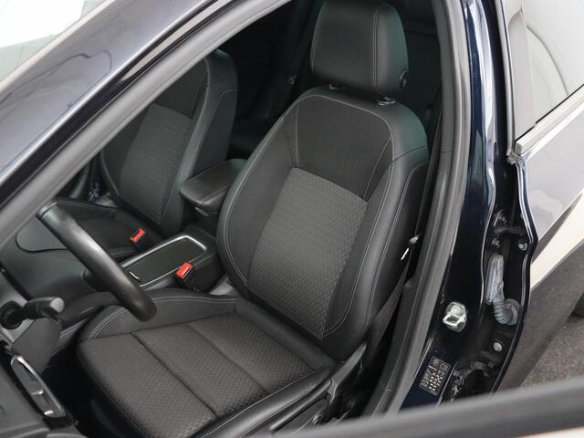 Opel ASTRA 1.0 Turbo Executive | Camera | Carplay | Half leder | Keyless | Navigatie | Dodehoek detectie | Park Assist | Climate control | Bluetooth | Cruise control