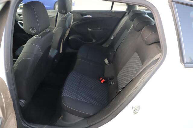 Opel ASTRA Sports Tourer 1.2 Business Edition Trekhaak 110PK Navigatie 16 inch LMV Carplay Android Airco Cruise Control