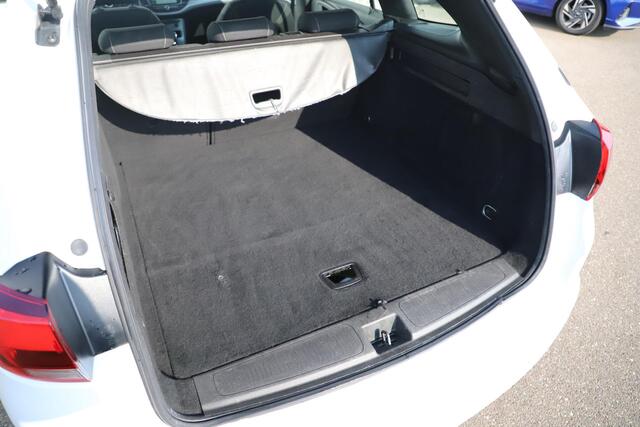 Opel ASTRA Sports Tourer 1.2 Business Edition Trekhaak 110PK Navigatie 16 inch LMV Carplay Android Airco Cruise Control