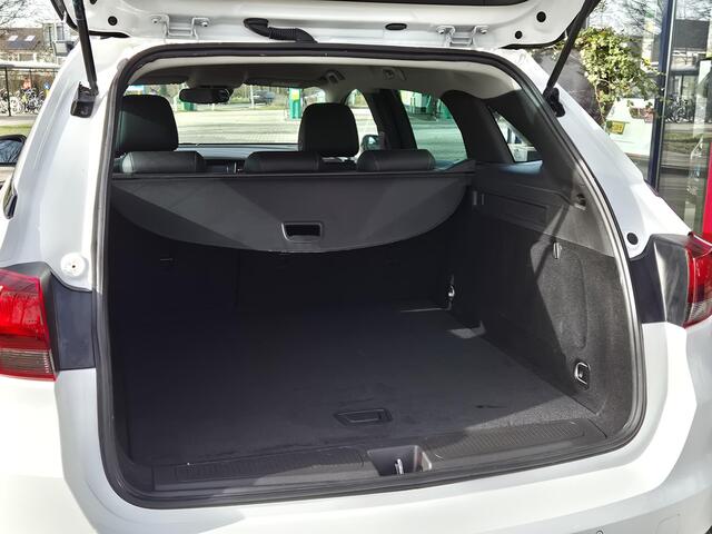 Opel ASTRA Sports Tourer 1.2 Design & Tech | Climate Control | Cruise Control | Navigatie | Licht metalen velgen | Apple Carplay