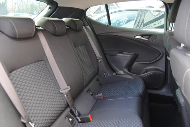 Opel ASTRA 1.2 Elegance | Winterpakket |Trekhaak | Apple Carplay