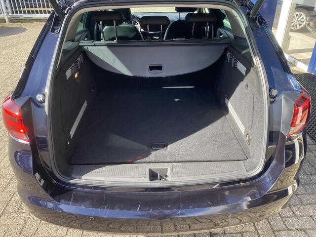 Opel ASTRA Sports Tourer 1.4 Innovation / NL-Auto / 1e-Eigenaar / Dealer-Onderhouden / Cruise-Control / Apple-Carplay & Android-Auto / Dodehoek-Detectie / Keyless / LED / Elektr.-Achterklep / Climate-Control / DAB Radio-Bluetooth / Navi / Camera-Achter / PDC V+A / 1