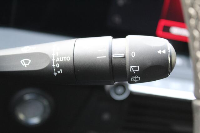 Opel ASTRA Sports Tourer 1.2 Turbo GS Line , 130 pk Automaat Climate control , Cruise control , Stoelverwarming , Bluetooth LED dag rijverlichting , AGR Stoel