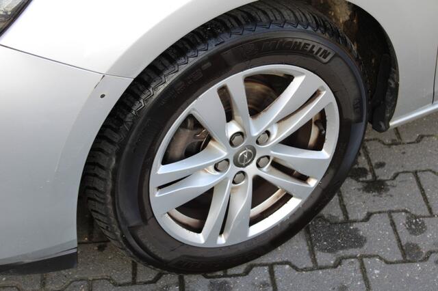 Opel ASTRA Sports Tourer 1.2 Business Edition - Carplay stuur en stoelverwarming