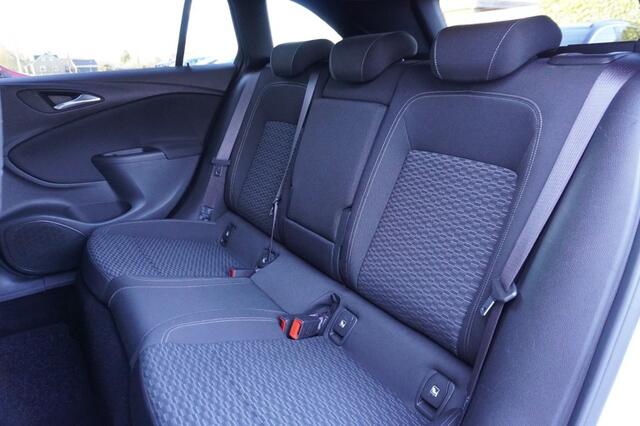 Opel ASTRA Sports Tourer 1.4 Turbo Online Edition / Navi / PDC / Trekhaak / Automaat