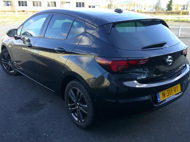 Opel ASTRA 1.2 Design & Tech Staat in Hoogeveen