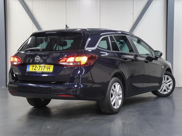 Opel ASTRA ST 105PK Online Edition | 1ste eigenaar | AppleCarplay/AndroidAuto | Climate | Parkeersensoren | Cruise Control | Bluetooth | Navigatie | Armsteun | Isofix | Privacy Glass |