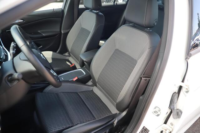 Opel ASTRA Sports Tourer 1.2 Business Elegance 110PK Sportstoelen Navigatie Achteruitrijcamera Clima Cruise Carplay Android PDC