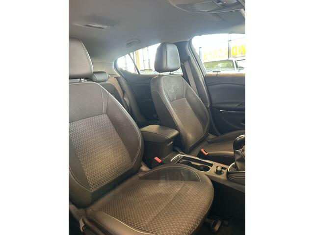Opel ASTRA 1.6 CDTI Edition | Cruise control | Climate control | Achteruitrijcamera | Apple carplay | Lane assist | Parkeersensoren v+a | Lage KM stand