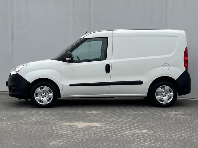 Opel COMBO 1.3 CDTi L1H1 Edition / Airco / Radio / Elektrische Ramen voor / Trekhaak / Tussenschot Volledig / Zijschuifdeur Rechts /