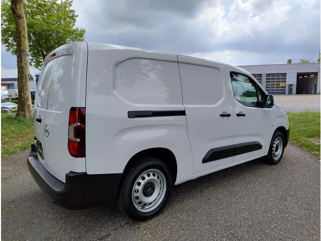Opel COMBO L2 1.5 BlueHDi 130pk AUTOMAAT | BPM vrij | Houten afwerking laadruimte | Apple Carplay | Android Auto | NAVI | Achteruitrijcamera | Parkeersensoren voor en achter | Dode hoek detectie | Inklapbare buitenspiegels | Mistlampen | Licht- en regensensor | Trek