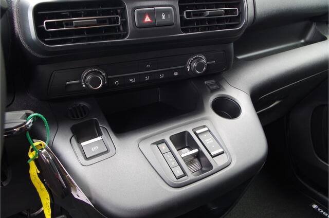 Opel COMBO Electric Combo-e Electric 136 L1 50kWh > 2025/Comfort stoel/Camera/Apple Carplay/Android Auto | 3443 |