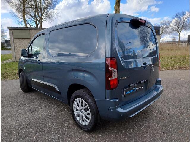 Opel COMBO Electric L1 50 kWh 136pk | 3-zits | Houten afwerking laadruimte | Trekhaak voorbereiding | Pakket Look | Climate control | Adaptieve cruise control | Lederen stuurwiel | Stuurverwarming | Multimedia | NAVI | Apple Carplay | Android Auto | Achteruitrijcame