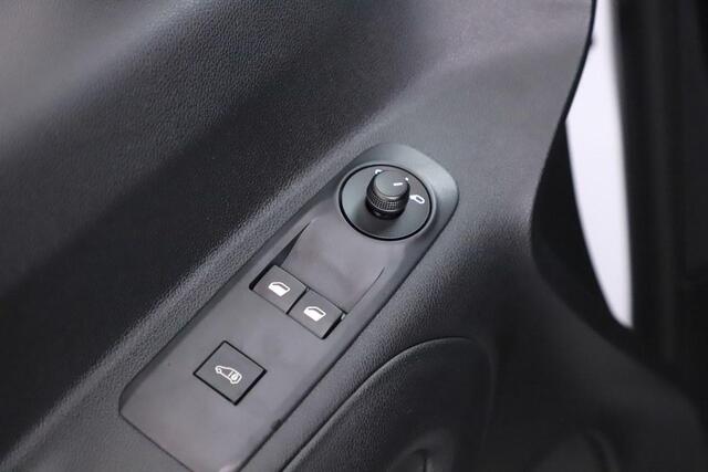 Opel COMBO 1.5D L2 102pk BPM VRIJ! Camera/AC/Carplay Opel Combo 1.5D L2H1 102 pk Apple/Airco/Camera/Android