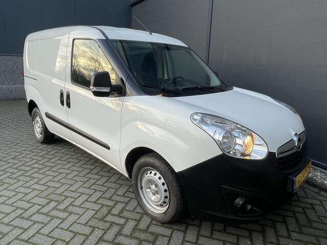 Opel COMBO 1.3 CDTi L1H1 Edition Airco - Radio/ Cd speler - Elektrische ramen voor - Start/stop systeem - Tussenschot volledig - Zijschuifdeur rechts