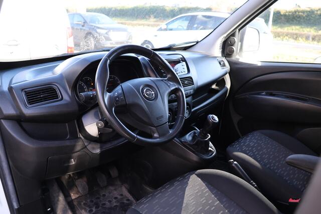 Opel COMBO 1.3 CDTi L2H1 Sport | Stoelverwarming | Cruise control | Alarm Klasse 3 | Airco | Elek ramen | Trekhaak | Betimmering | Nieuwe APK | NAP Logisch