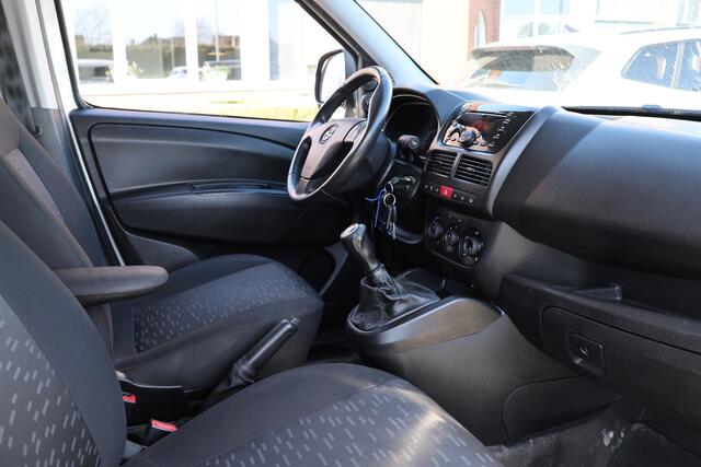 Opel COMBO 1.3 CDTi L2H1 Sport | Stoelverwarming | Cruise control | Alarm Klasse 3 | Airco | Elek ramen | Trekhaak | Betimmering | Nieuwe APK | NAP Logisch