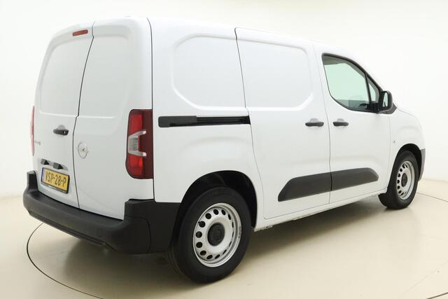 Opel COMBO Combo-e L1H1 Edition 50 kWh | Airco | Cruise control | Zijschuifdeur rechts | Mistlampen voor | Electrische handrem | Weinig kilometers