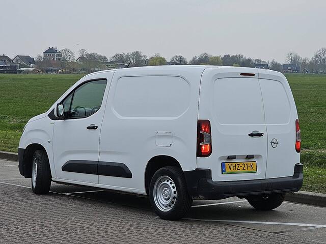 Opel COMBO 1.5D L1H1 Edition airco, pdc, zijdeur, 101 dkm.