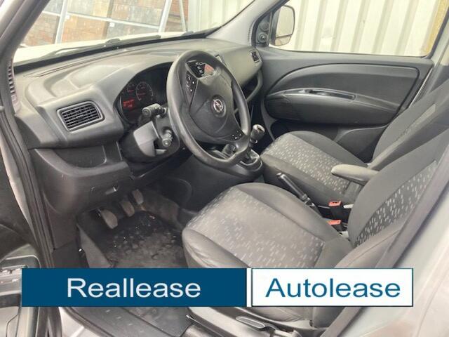 Opel COMBO 1.6 Cdti 105 Pk L2 H1 EURO 6 Airco PDC Sidebars Cruise Control Trekhaak