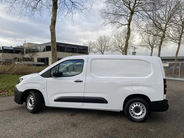 Opel COMBO Electric L2 50 kWh 136pk | 8 jaar garantie | 0% financial lease | 2-zits | Multimedia | Draadloze Apple Carplay | Android Auto | Achteruitrijcamera | Parkeersensoren achter | Digital cockpit | Stuurwielbediening | Bestuurdersstoel comfort | van ¤30.714 vo