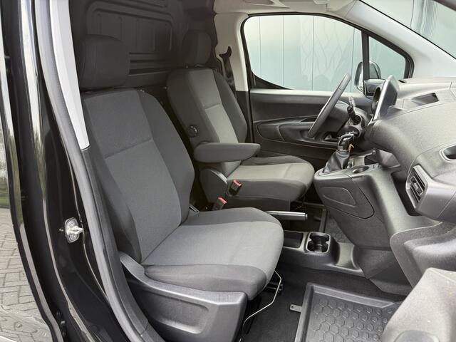 Opel COMBO 1.5D 102 PK / L2H1 / TREKHAAK / CRUISE / AIRCO / IMPERIAAL / NAVI / CARPLAY / DAB