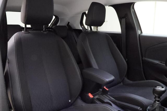 Opel CORSA 1.2 Elegance 100pk | Climate Control | Full LED | Camera | 16'' LM Velgen | Afneembare trekhaak | Parkeersensoren voor + achter | 1e Eigenaar
