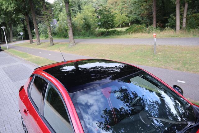 Opel CORSA 1.2 GS Line Panoramadak, LED, Adaptieve Cruise Control, Achteruitrijcamera, Virtual Cockpit, Sportstoelen, Dodehoeksensor, Flippers, Cruise Control, Navigatie, Draadloos laden, etc.
