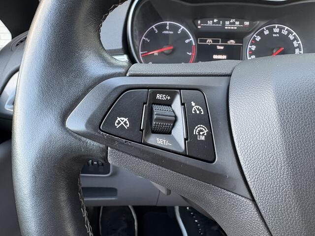 Opel CORSA 1.4 Innovation | Stoel + stuurverwarming | Parkeersensoren