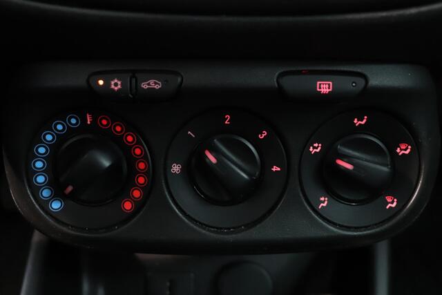 Opel CORSA 1.2 | Airco | Cruise control | Parkeersensor | Stuur en stoelverwarming | All season banden |