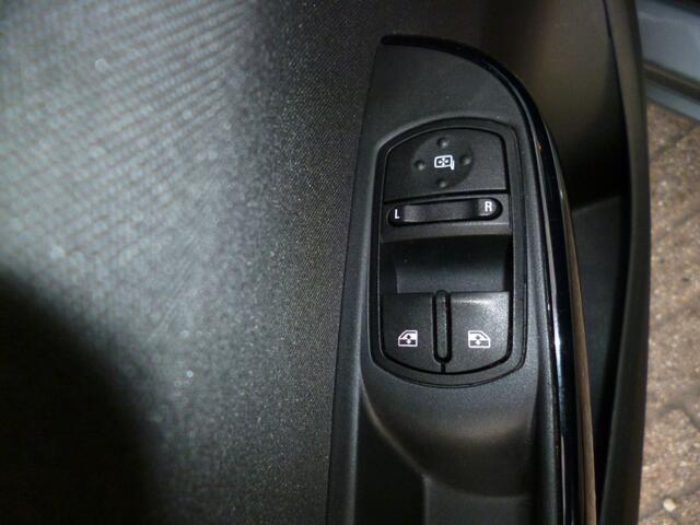 Opel CORSA 1.4 Business+ Automaat