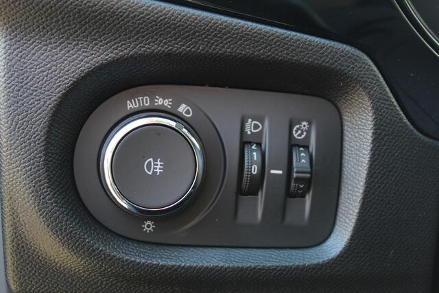 Opel CORSA 1.2 Edition , 100pk , 5 deurs Airco , Cruise control , Stoelverwarming , Pass.stoel in hoogte verstelb. Bluetooth , Parkeersensoren V+A