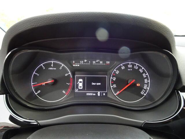 Opel CORSA 1.4 Online Edition Navigatie, parkeersensoren, licht metalen velgen, cruise controle, airco, automaat, enz.
