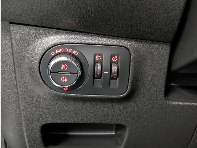 Opel CORSA Favourite 1.4 90pk NAVI | PARKEERSENSOREN | APPLE CARPLAY / ANDROID | LM-VELGEN