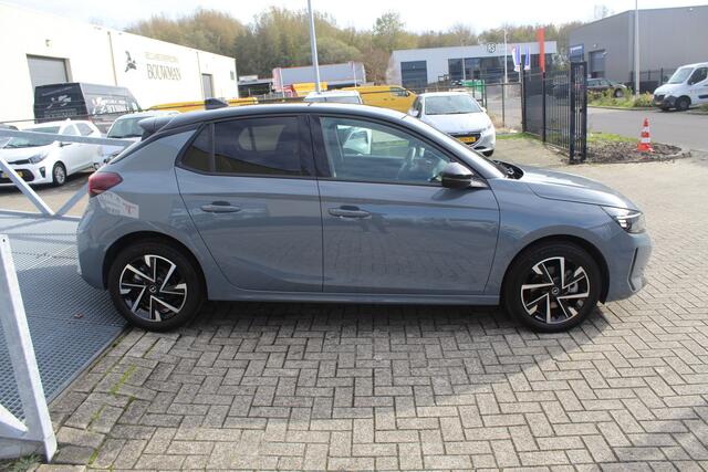 Opel CORSA 1.2 Turbo GS Camera achter/Two tone/Cruise control/Climate control/Startknop/App connect/Dode hoek sensor/Lane assist/Led voor en achter/Parkeersensoren voor en achter/Licht metalen velgen