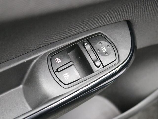 Opel CORSA 1.4 Favourite / Trekhaak / Airco / Cruise Control / Bluetooth / 5-deurs / Electrische ramen voor /