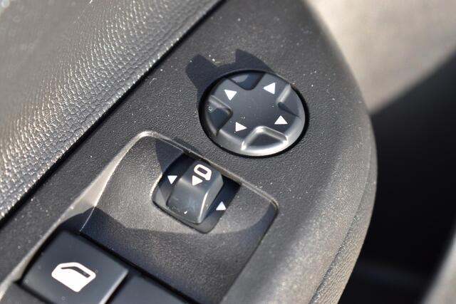 Opel CORSA 1.2 Elegance | Camera / Airco / Cruise