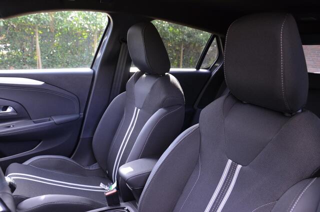 Opel CORSA 1.2 Turbo GS Navigatiesysteem full map/Pdc/Ecc/Stoel & stuurverwarming/Extra getint glas/Sfeerverlichting/Volledig digitaal instrumentenpaneel