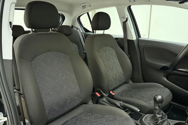 Opel CORSA 1.4 Favourite | Navigatie | Parkeersensoren | Lichtmetalen velgen | 5 Deuren | Cruise control | DAB Radio | Mistlampen voor