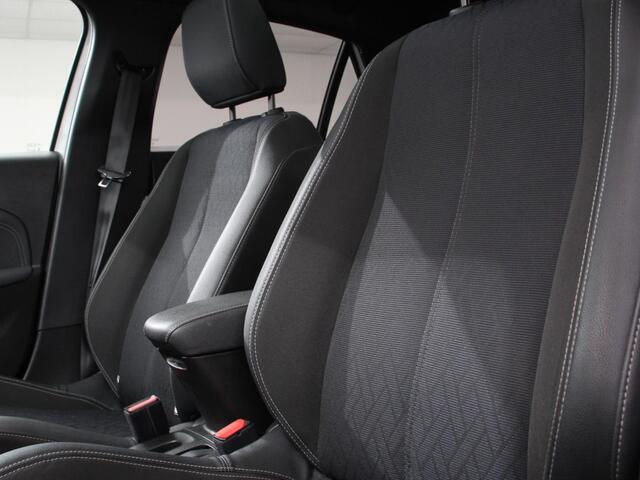 Opel CORSA 1.2 Turbo Sport Edition | Climate control | Cruise control | Panoramadak | Achteruitrijcamera | Parkeersensoren | Stuurverwarming | Stoelverwarming | Apple Carplay/ Android Auto