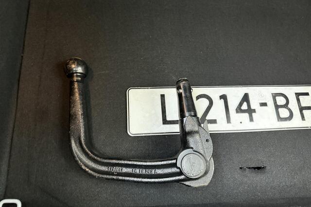 Opel CORSA 1.2 Edition | Trekhaak | Navigatie via Carplay | Parkeersensoren | Lichtmetalen velgen | Cruise control | Bluetooth | Metaallak