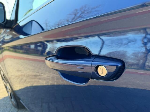 Opel CORSA Elegance 50 kWh 3 fase Led / Keyless / Winterpakket