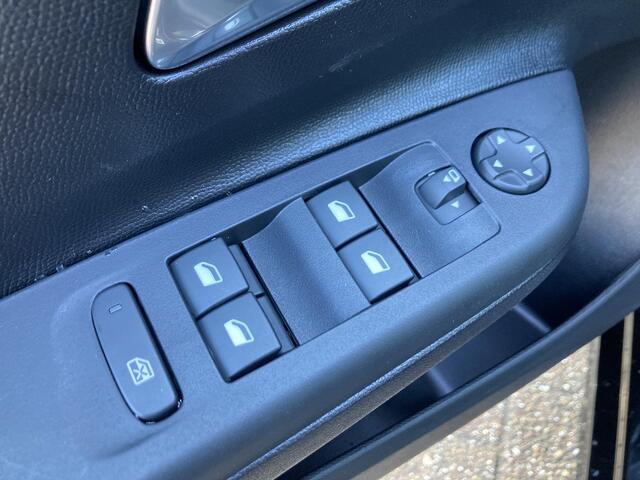 Opel CORSA 1.2 Turbo 100pk Edition | DEMO | Airco | Apple Carplay/ Android Auto | Cruise Control | Camera | Parkeersensoren | Stoel- en stuurverwarming