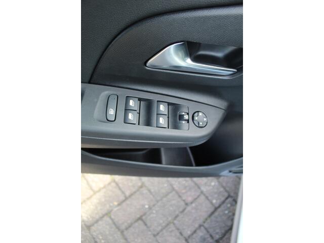 Opel CORSA 1.2 100 pk Turbo GS Panoramadak, Winterpakket, Cruise Control, Climate Control