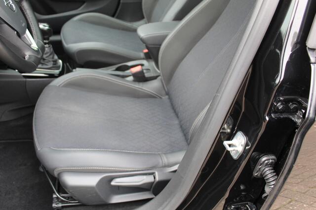 Opel CORSA 1.2 Turbo GS , Slechts 20111km Climate control , Stoel en Stuur verwarming, Panoramadak Cruise control , Camera, Parkeersensoren voor + achter