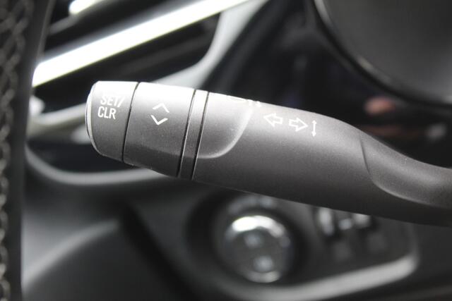 Opel CORSA 1.2 Turbo GS , Slechts 20111km Climate control , Stoel en Stuur verwarming, Panoramadak Cruise control , Camera, Parkeersensoren voor + achter